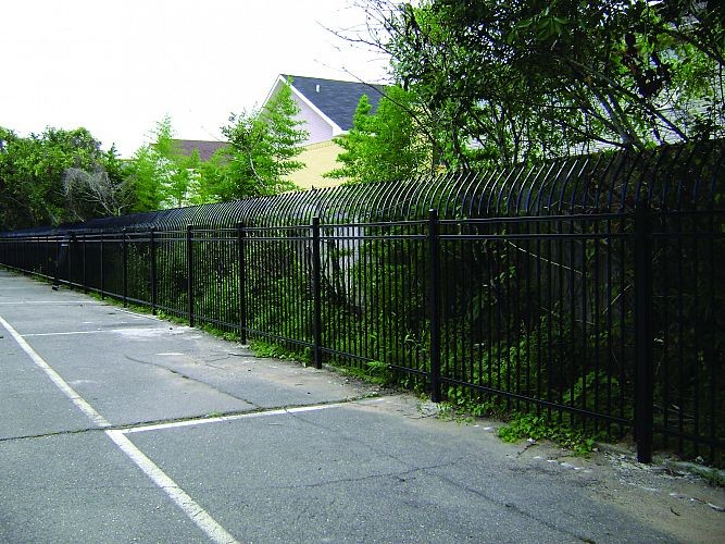 Decorative black coated single top curved spear steel fencing designs wrought iron fences for houses