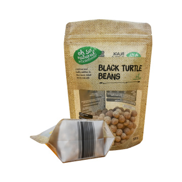 Sacchetti di sacchetti di soia arrostiti biologici di alimenti integrali naturali