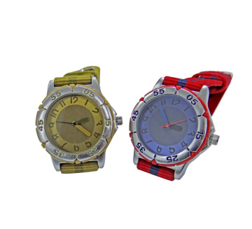 2015 Nylon Band Alloy Case Quartz Lady Watch