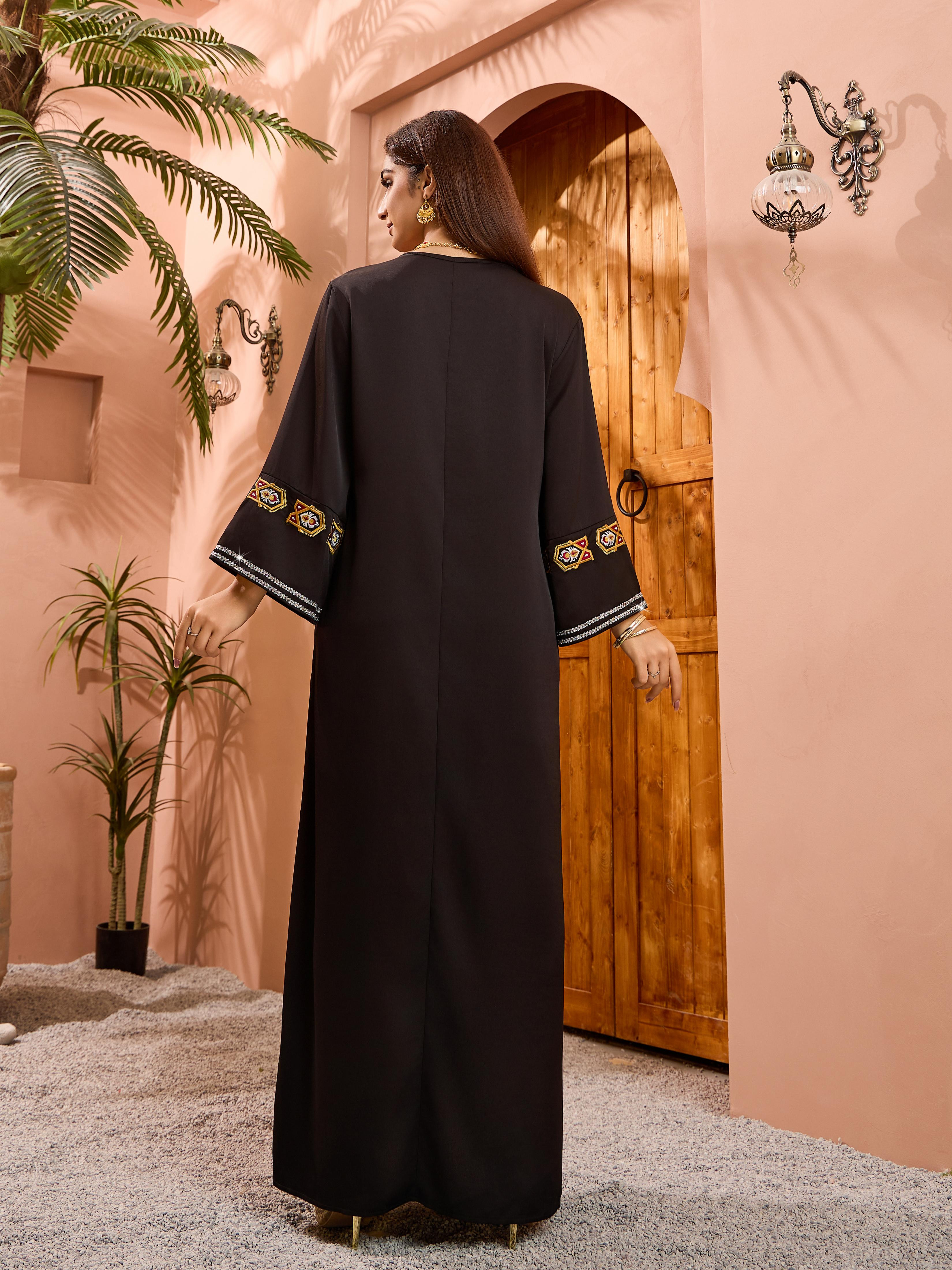 مدل عبای ساتن دوزی هندسی طلای مشکی نمای استایل 06 black gold geometric embroidered satin abaya model styling view 06