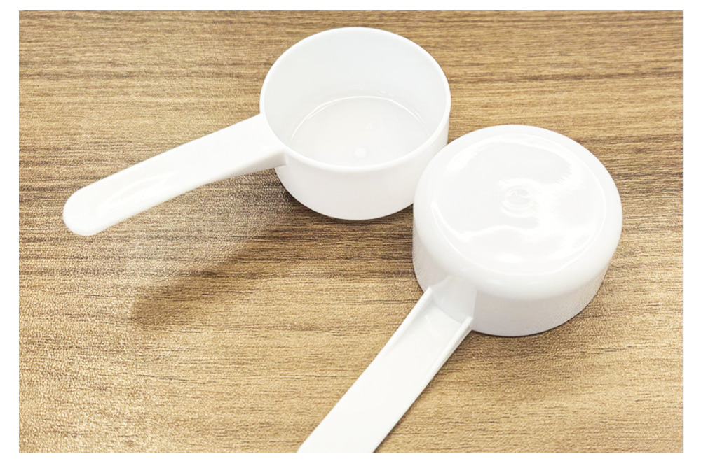 مغرفة قياس مسحوق البلاستيك الأبيض x White Plastic Powder Measuring Scoop x