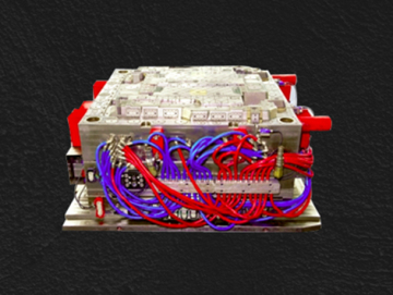 Plastic injection molding mould