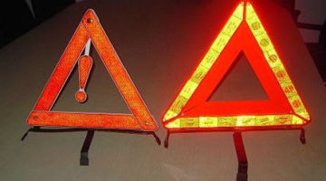 reflecting warning triangle