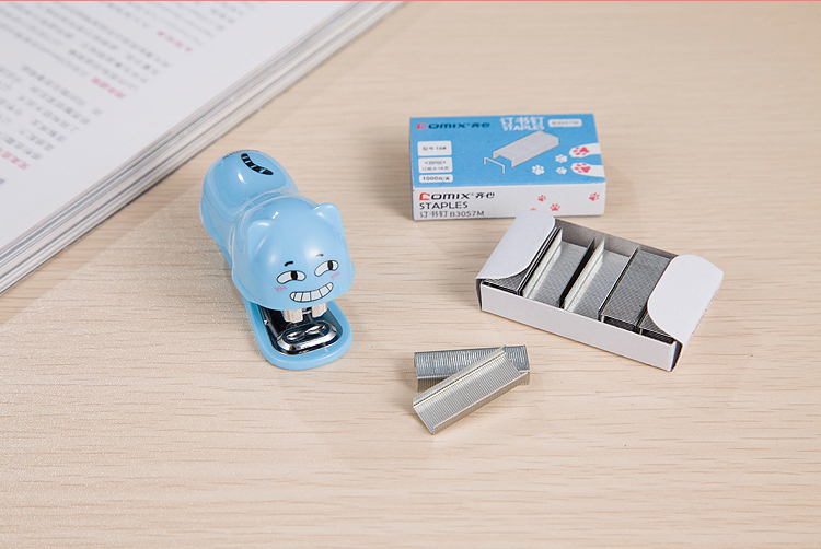 Comix high-quality cat shape mini children use plastic stapler set