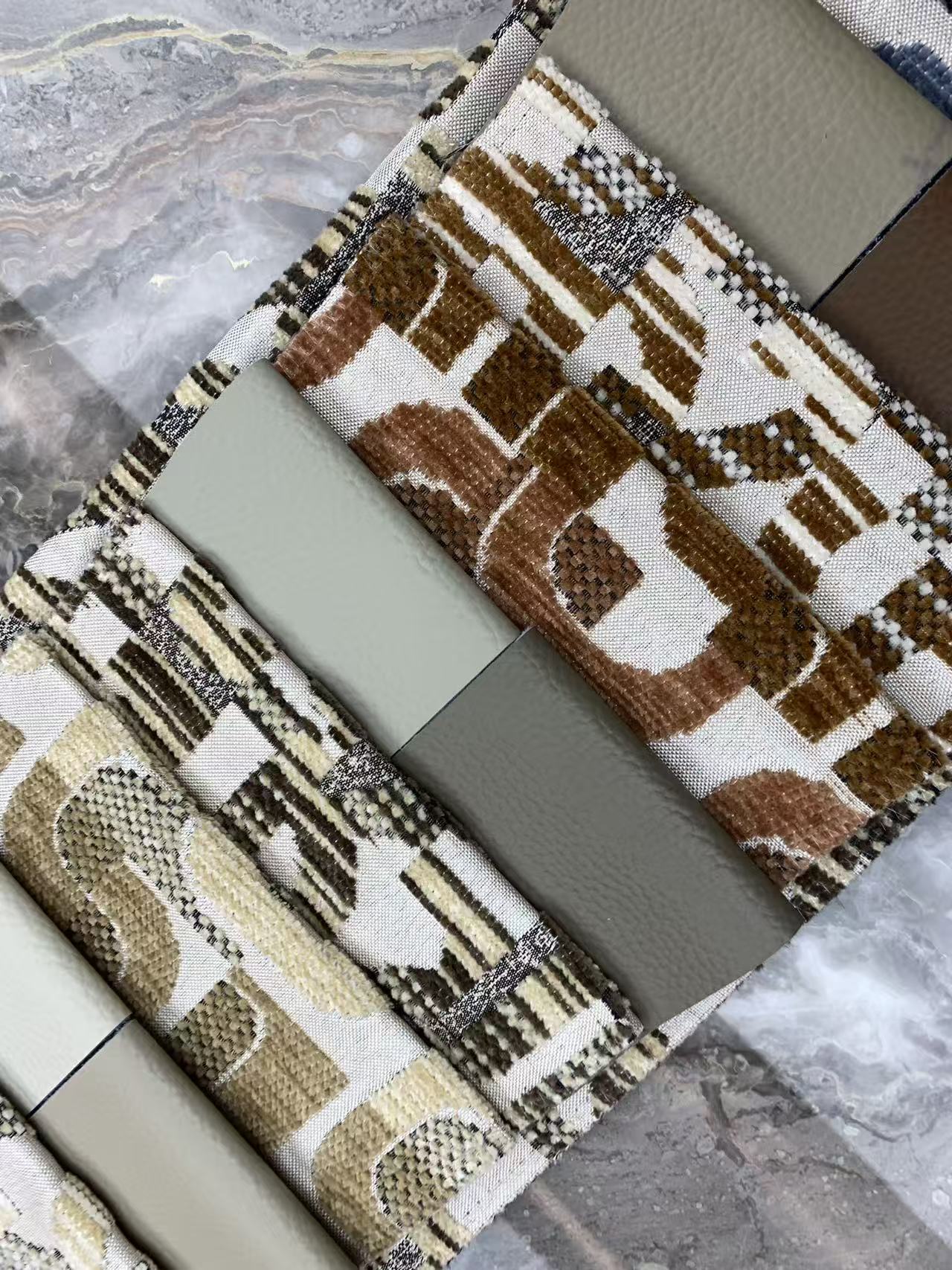 আধুনিক বিমূর্ত প্যাটার্ন লেথারেট ফ্যাব্রিক গৃহসজ্জার সামগ্রী ফ্যাব্রিক Modern Abstract Pattern Leatherette Fabric Upholstery Fabric