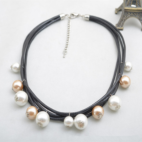 Corde de cuir pour le collier de perles multi brins Shell collier perle