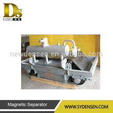 Oil cooling belt cross conveyor electromagnetic separator