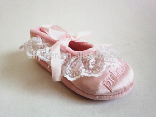 Fancy latest prencess pink satin baby indoor shoes moccasins kid/child ballet shoes with bowknot