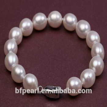 9-10mm Fashion AAA White Oval Freshwater Pearl Bracelet