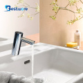 Neuer Smart Desktop Badezimmerbecken Touch Wasserhahn