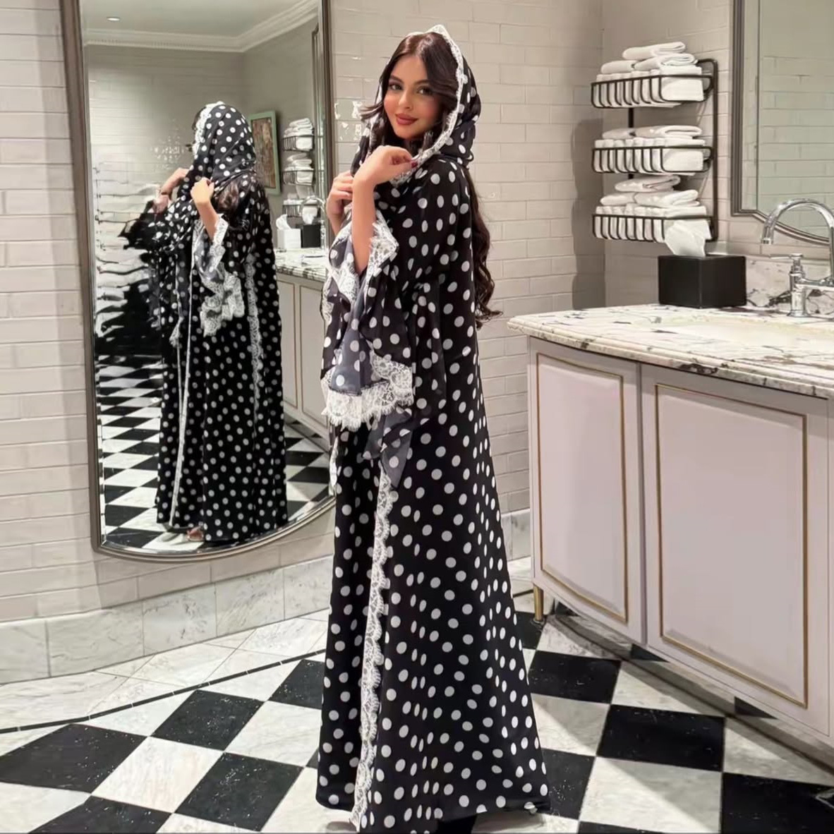 ست توری خال خالی مشکی ست عبای باز 2 Black Polka Dot Lace Abaya Detail 2