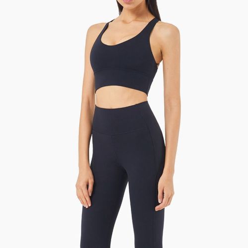 Babae comfy hubad pakiramdam yoga suit