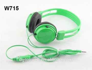 Mobile phone and cell phone headphone with detachable mic