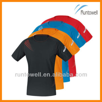 running t shirt, running top, running clothing / running clothes