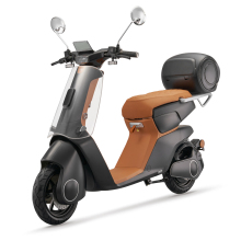 Keren New Arrival 7 Color Modes 900W 45KPH E-Moped Electric Scooter