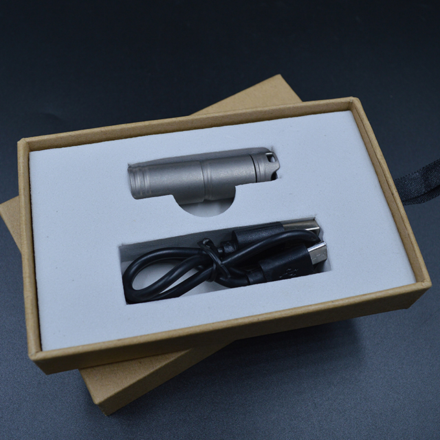 титановый фонарик titanium flashlight