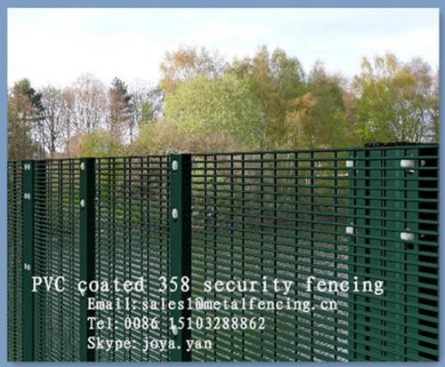 Border protective PVC coated & hot dip galvanized 8 guage wire 1/2"x3" mesh count welded mesh fence panel with H supporting post