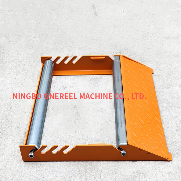 Adjustable cable reel roller (4) Adjustable cable reel roller (4)