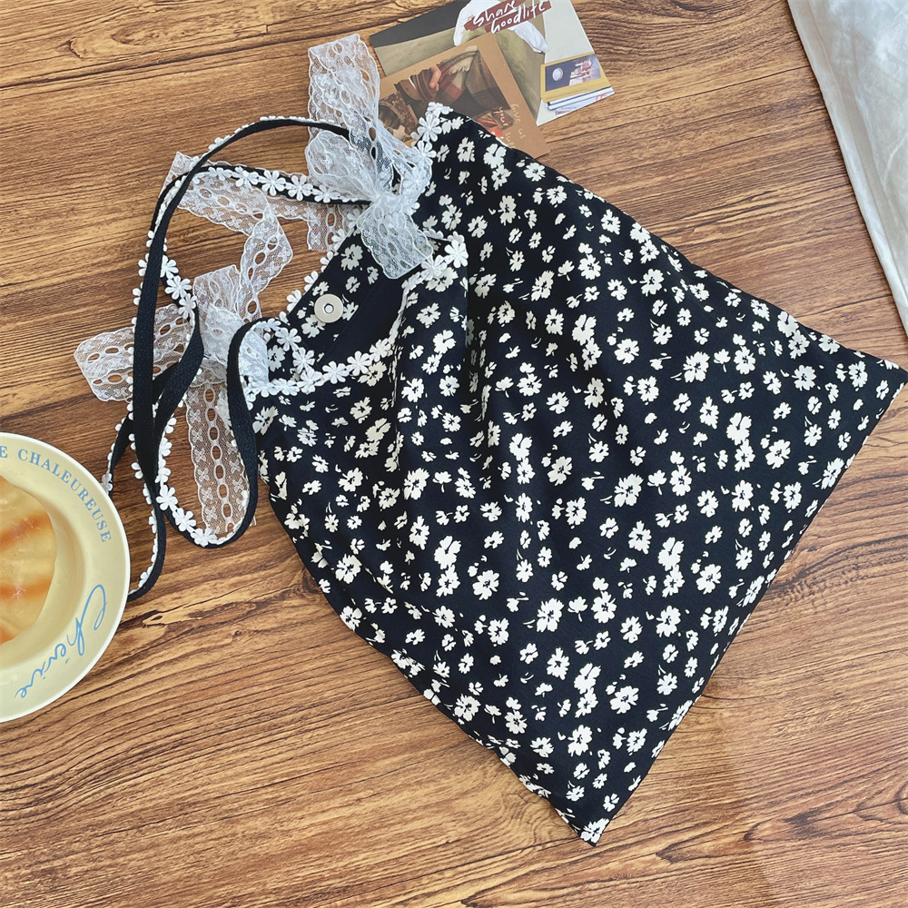 shoulder bag with thick strap