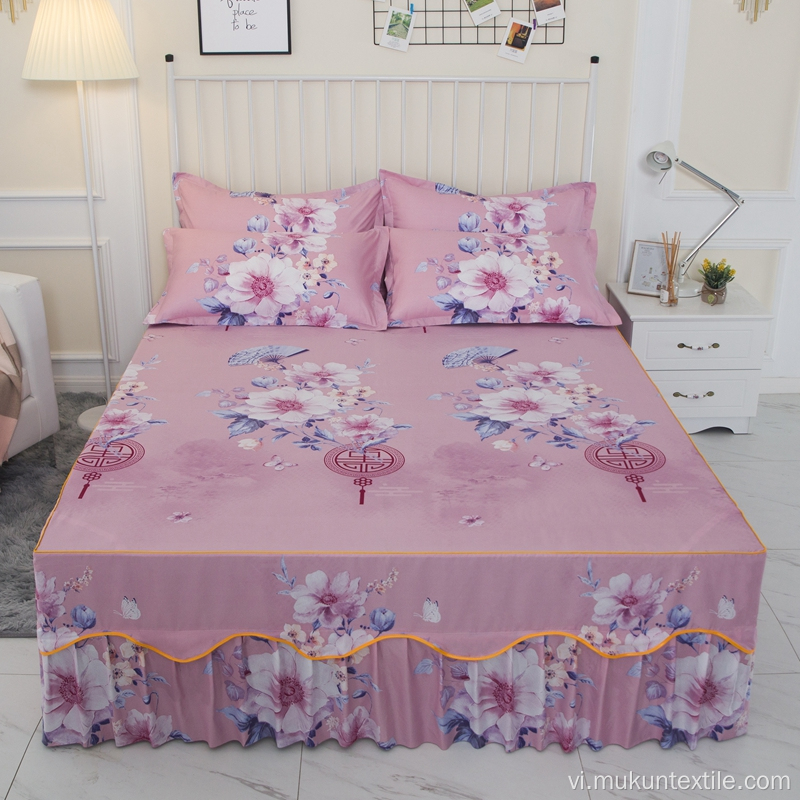 Bộ giường tùy chỉnh được đặt với váy ngủ phù hợp với ren