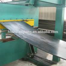 Rubber conveyor beltings designed to handle greasy materials
