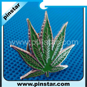 Fashion High quality Leaves pin badge green maple leaf badges