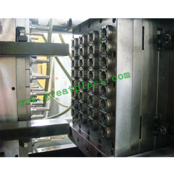 Plastic preform mould