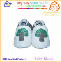 new arrival latest design ivory soft-soled tree pattern baby crib leather shoes