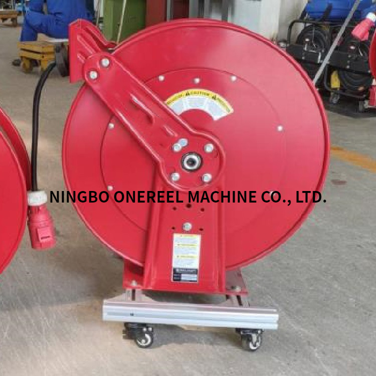 spring loaded retractable cable reel (3) spring loaded retractable cable reel (3)