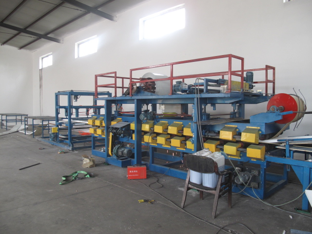 Eps Sandwich Panel Making Machine Construction Equipment for Sale Steel Tile Production Line