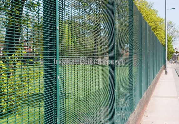 PVC coated wire mesh fence