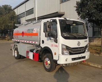 Dongfeng 4x2 diesel tanker truck