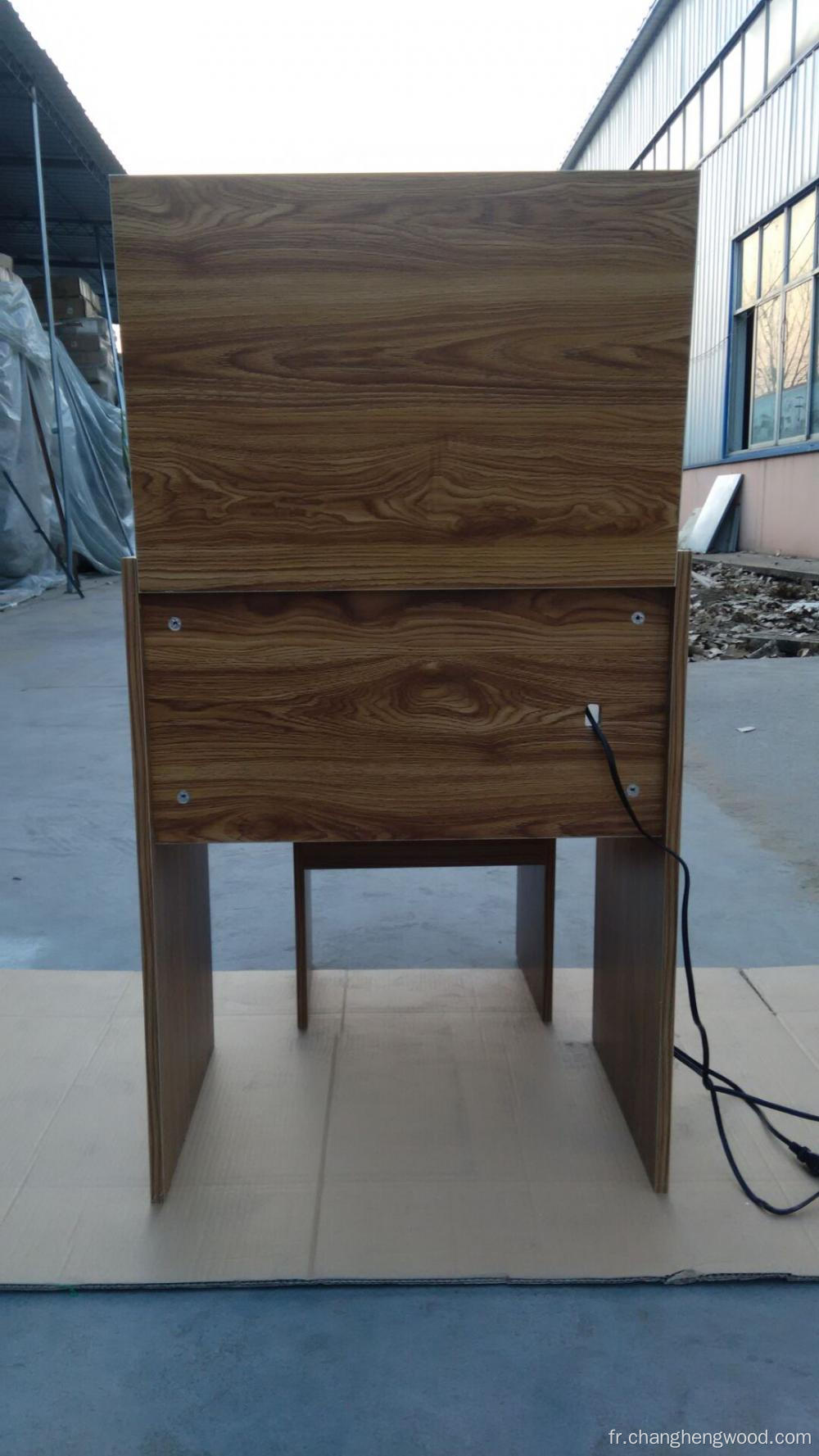 Commode en bois simple à la mode ou table de derss avec un tiroir