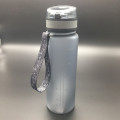 Promocional botella de deportes transparente con Sling