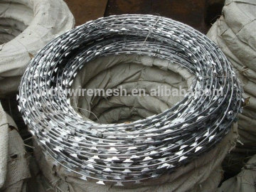 Wholesale Hot sale best quality razor barbed wire mesh fenc