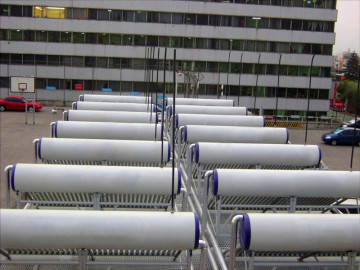 Compact solar water heater