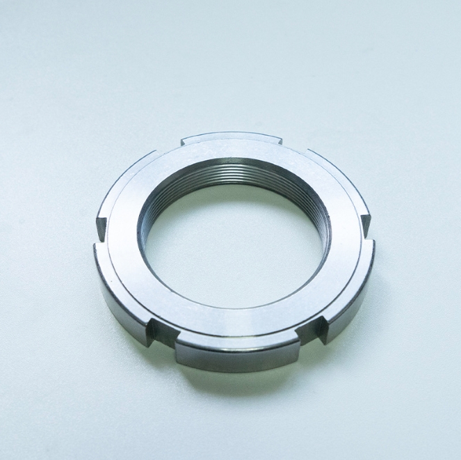 Piuliță rotundă cu blocare automată cu patru fante DIN1804 GB812