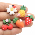 Großhandel Cartoon Obst Erdbeere Ananas Kirschharz Cabochon Künstliche Blume Karotte Ornament Zubehör Schmuckherstellung