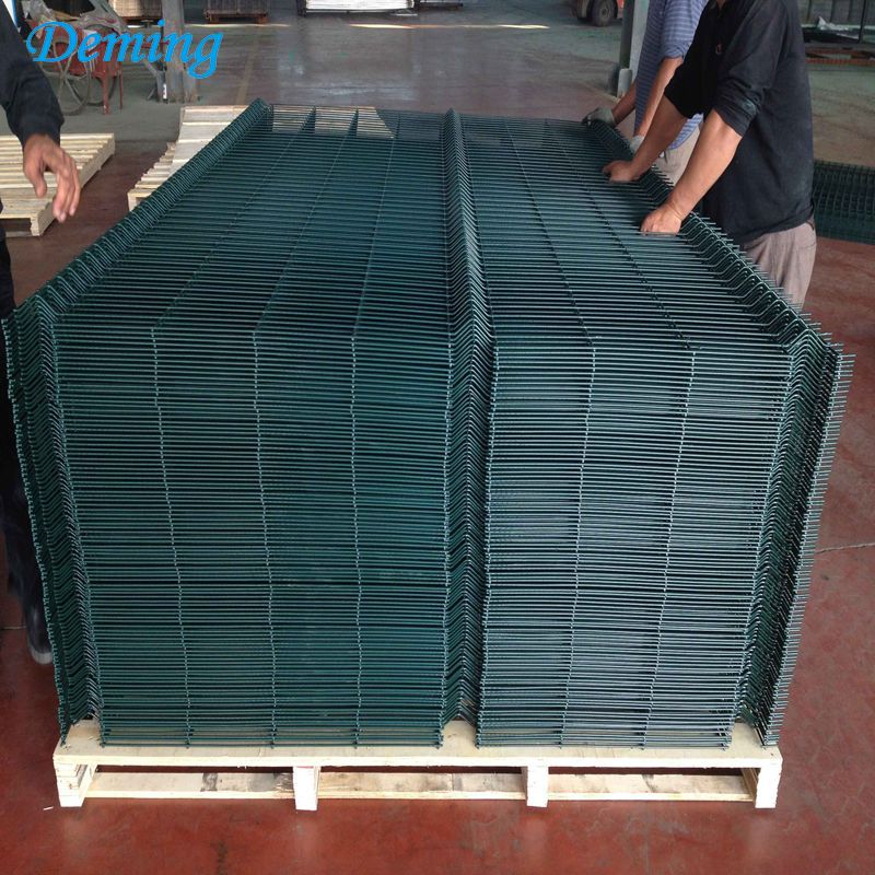 Triangle Bending pvc coated welded wire mesh fence