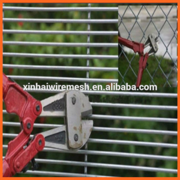 Easily assembled and eco friendly galvanized+PVC Coated hodog fence wholesale