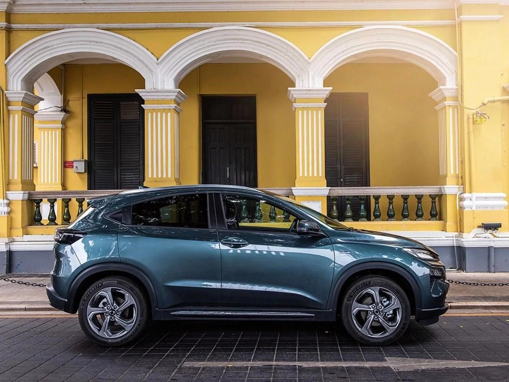 Remote Unlocking of New Electric Car SUV Fast Charging Electric Car M-Nv