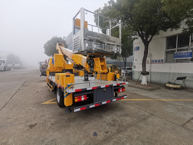 JMC Aerial Ladder Platform Truck الشاحنة العلوية العاملة