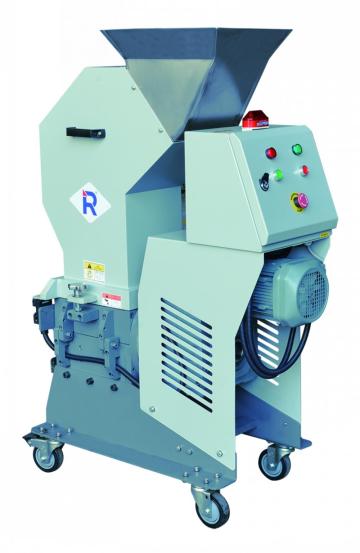 Slow-speed plastic granulator with CE