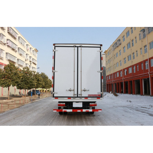 Caminhão de transporte de alimentos frios DFAC 26m³ novíssimo
