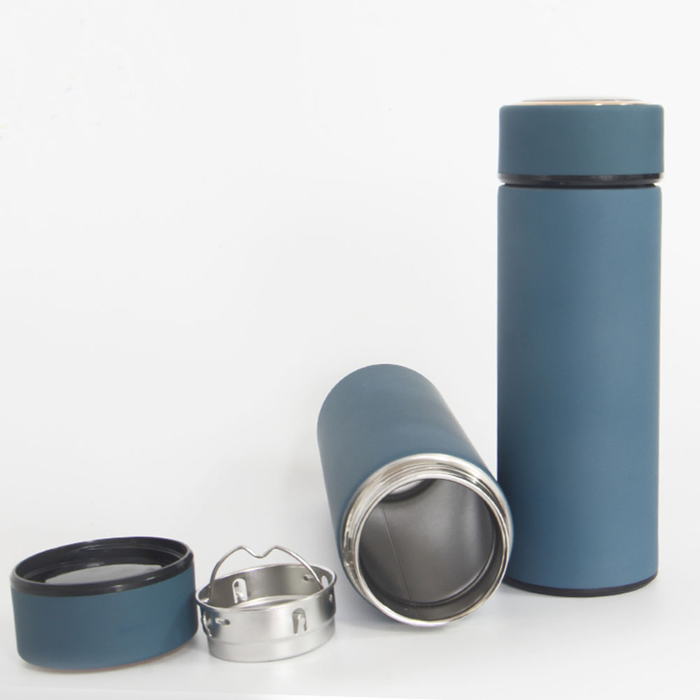 Une Bouteille Thermos BPA sans eau chaude