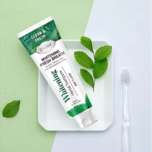 Natural mint improves mouth taste toothpaste