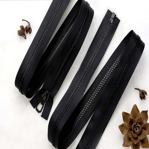 Top quality black plastic zipper for luggage