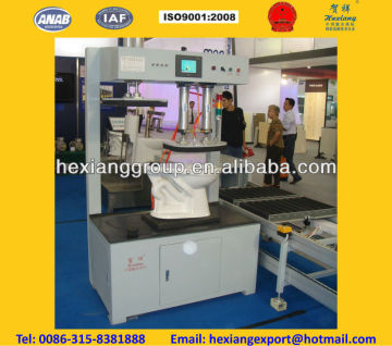 Leakage testing machine for water closet
