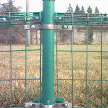 Bilateral wire fence