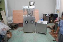 Laboratory Single Rotary Tablet Compression Machine Filling